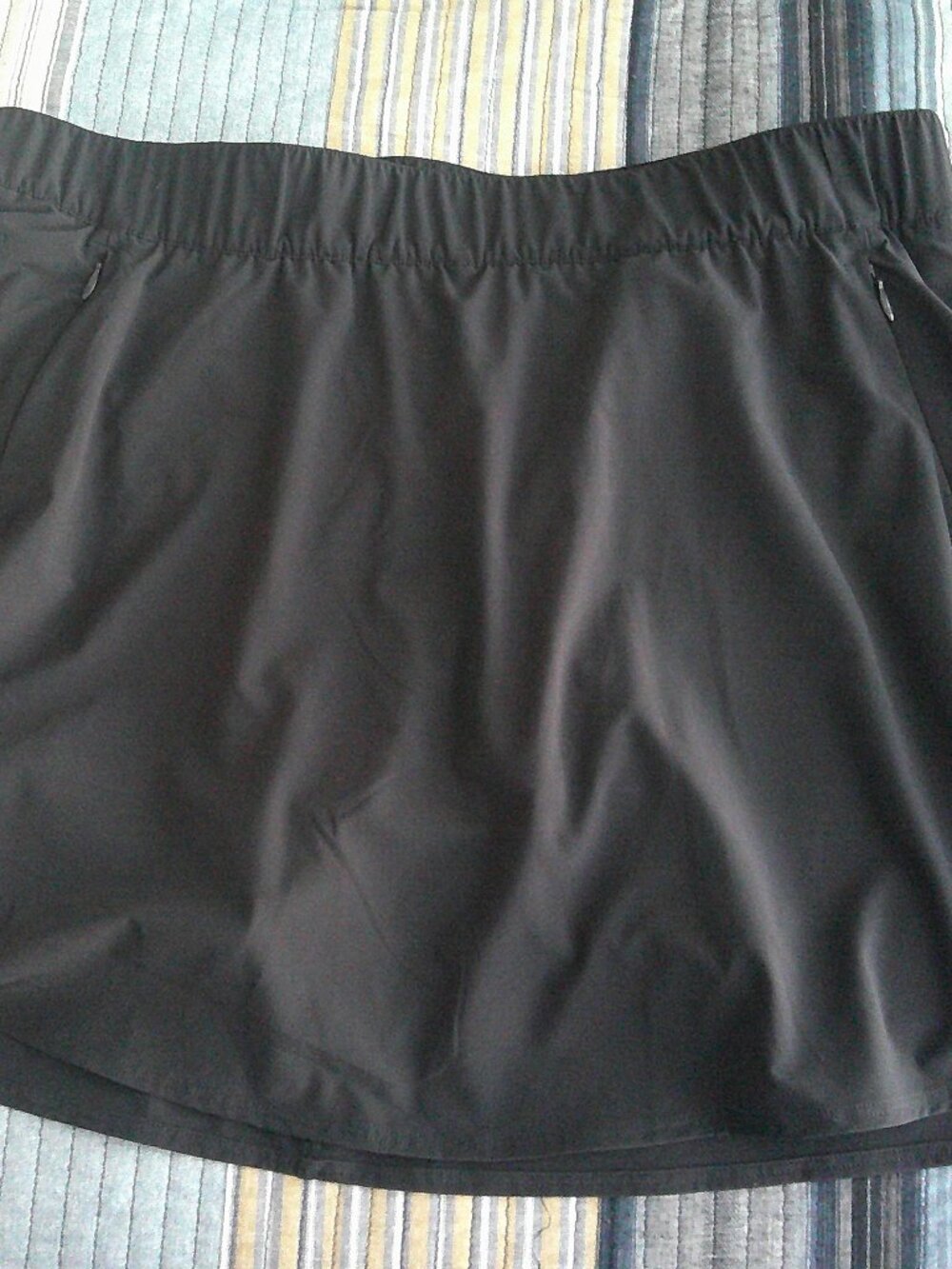 T By Talbots Black silky skort has front zippered pockets  Size XLP NWT